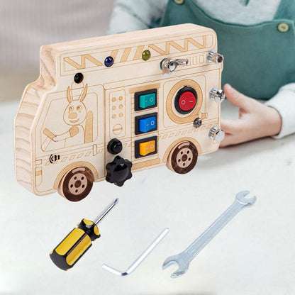 Tableau Montessori - BusyBoardCircuit™ - Camion de pompier - Mamanternelle